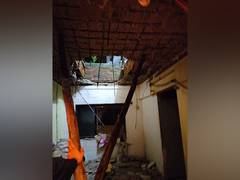 
      
      Portion of building collapses in Maharashtra's Thane; 3 injured
      
      