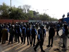 
      
      Police cordon off sessions court to rearrest acquitted PTI worker
      
      