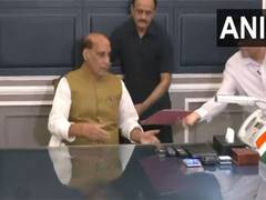 
      
      Rajnath Singh takes charge as Defence Minister of india
      
      