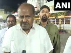 
      
      Union minister HD Kumaraswamy offers prayers at Tirumala temple
      
      