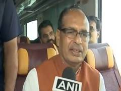 
      
      Shivraj Singh Chouhan leaves for Bhopal in train
      
      