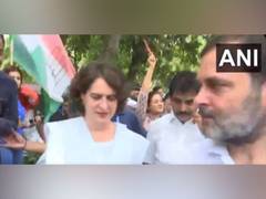 
      
      Rahul Gandhi visits Congress HQs in Delhi on his 54th bi
      
      
