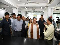 
      
      Health Minister JP Nadda visits offices in Nirman Bhawan
      
      