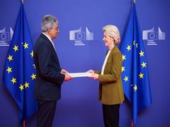 
      
      Indian envoy presents credentials to EU Commission President 
      
      