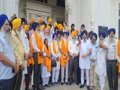 
      
      Sikh Pilgrims depart for Pakistan
      
      