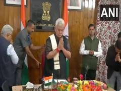 
      
      J-K : LG Manoj Sinha virtually attends ‘Pratham Puja’ of Amarnath
      
      