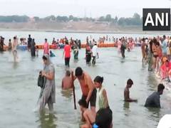 
      
      Jyeshtha Purnima: Devotees take holy dip in River Ganga in Uttar 
      
      