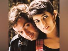
      
      Twinkle Khanna drops throwback pics with Bobby Deol
      
      