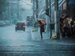 
      
       Heavy rains lash parts of Hyderabad
      
      