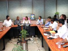 
      
      Delhi Mayor holds meeting with Municipal Commissioner 
      
      