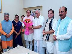 
      
      Uttarakhand CM Dhami discusses developmental issues with state MP
      
      
