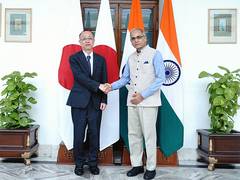 
      
      Vinay Kwatra discusses global issues of mutual concern with Japan
      
      