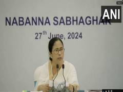 
      
      Bengal CM holds meet over hawkers and encroachment in state 
      
      