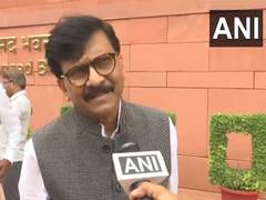 
      
      Sanjay Raut, Owaisi criticise President's address
      
      