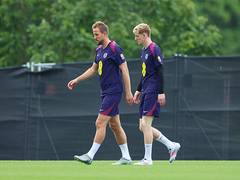 
      
      England winger Anthony Gordon falls off mountain bike 
      
      