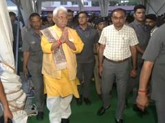 
      
      J-K: LG Manoj Sinha visits Amarnath Yatra base camp at Jammu
      
      