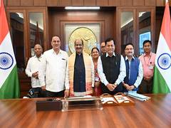 
      
      Sonowal, newly elected NDA MPs from Assam meet Om Birla
      
      