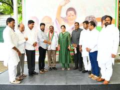 
      
      Telangana: BRS MLA Kale Yadaiah joins Congress 
      
      
