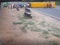 
      
      Telangana: 1 dead, 2 injured in road accident
      
      