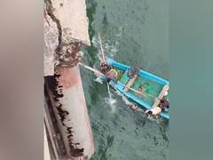 
      
      Fishermen, police rescue woman from Godavari river in Rajahmundry
      
      