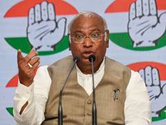 
      
      Kharge highlights Sonia Gandhi’s editorial
      
      