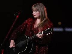 
      
      Taylor Swift surprises fans with new mashups at Dublin Concert
      
      