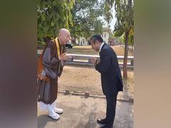 
      
      Japanese envoy Hiroshi Suzuki visits Mahabodhi Temple in Bodh Gay
      
      