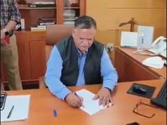 
      
      Manoj Kumar Singh takes charge as new Chief Secretary of UP
      
      