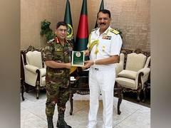 
      
      Navy Chief Admiral Dinesh K Tripathi meets B'desh Army Chief
      
      