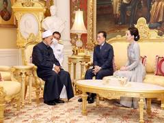 
      
      Thailand's king praises Al-Azhar for his efforts for peace
      
      