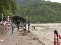 
      
      Uttarakhand: Surge in Ganga water level amid heavy rains, adminis
      
      