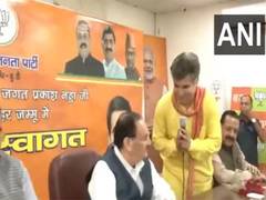 
      
      JP Nadda chairs meeting with BJP leaders in Jammu
      
      