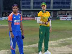 
      
      Harmanpreet Kaur wins toss, opts to field against South Africa
      
      
