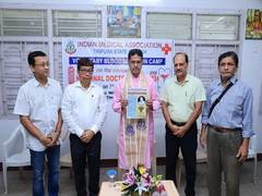 
      
      Tripura CM inaugurates doctors' blood donation camp
      
      