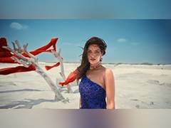 
      
      Miss India Universe 2019 Vartika Singh Captivates Audiences
      
      