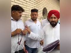 
      
      AAP caught distributing ration, clothes: Channi ahead of bypolls
      
      