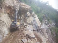 
      
      Badrinath highway blocked due to falling debris in Joshimath
      
      