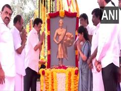 
      
      Tamil Nadu CM pays tribute to freedom fighter Alagumuthu Kone
      
      