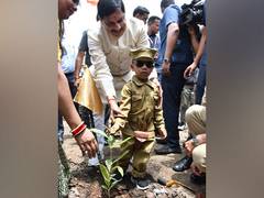 
      
      CM plants sapling with police as part of Ek Ped Maa Ke Naam camp
      
      