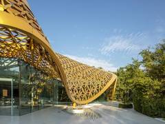 
      
      UAE: Al Noor Island listed among top 10 attractions in Middle Eas
      
      