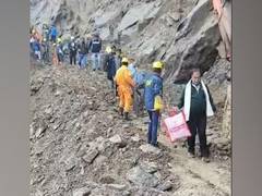 
      
      SDRF helps pedestrians cross road as Badrinath Highway opens
      
      