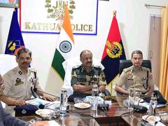 
      
      BSF, police officials of J-K, Punjab hold meeting in Kathua
      
      