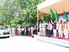 
      
      Chhattisgarh CM Vishnu Deo Sai flags off 15 Interceptor vehicles 
      
      