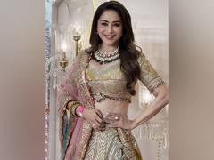 
      
      Madhuri’s moves on ‘Choli Ke Peeche Kya Hai’ at Ambani’s wedding
      
      