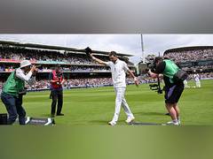 
      
      Cricketing icons congratulate James Anderson for stellar career
      
      