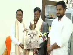 
      
      Odisha CM felicitates sand artist Sudarsan Pattnaik
      
      