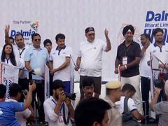 
      
      Giriraj Singh flags off 'Bharat in Paris' Olympic marathon 
      
      