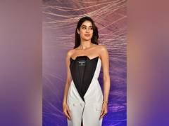 
      
      Trailer of Janhvi Kapoor's 'Ulajh' to be out tomorrow
      
      