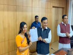 
      
      Assam CM presents 41 appointment letters
      
      