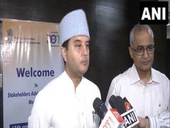 
      
      Scindia holds meeting with three advisory groups of Ministry of C
      
      